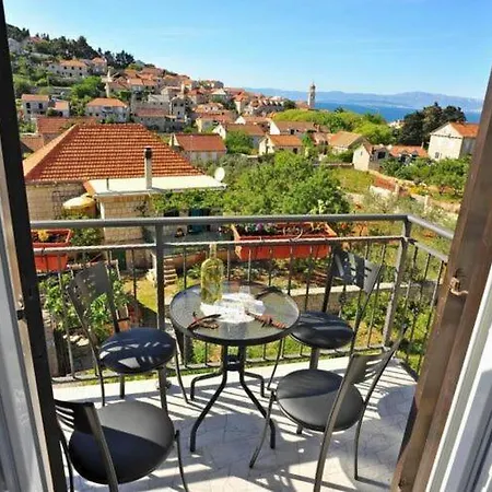Lägenhet Lenka - One Bedroom With Balcony And Center View A3 *