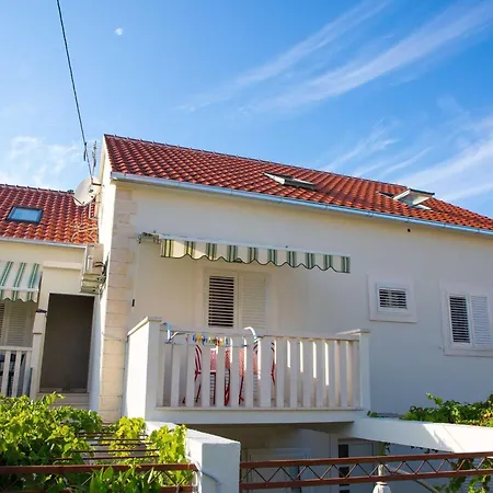 Lenka - One Bedroom With Balcony And Center View A3 Apartament *